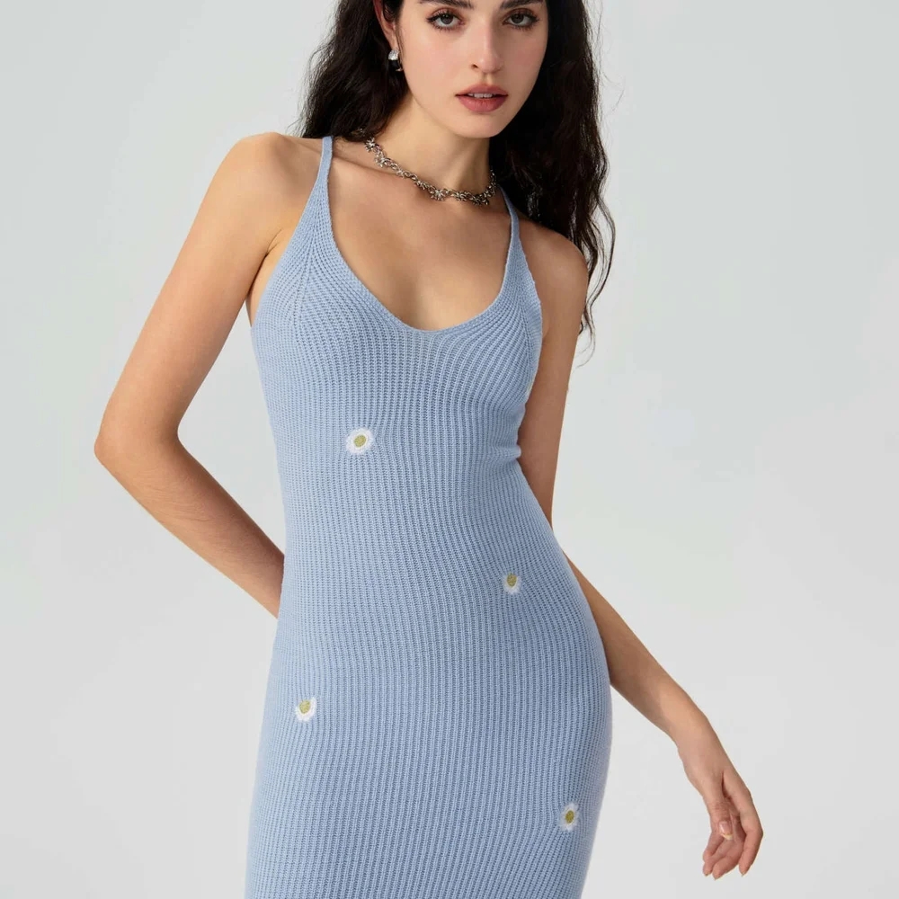 V-NECK KNIT CAMISOLE MID-LENGTH DRESS WITH EMBROIDERED FLORAL PATTERN - Picture 3 of 9